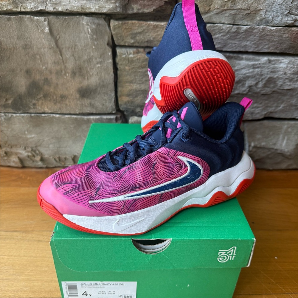 NIB/New Nike Boy’s Giannis Immortality-4 SE shoes size 4Y